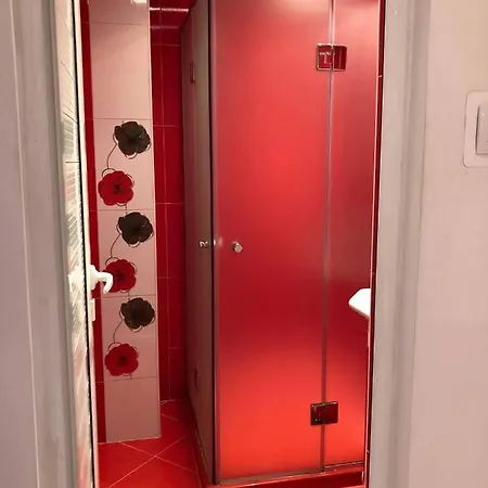 شقة Shanaq
